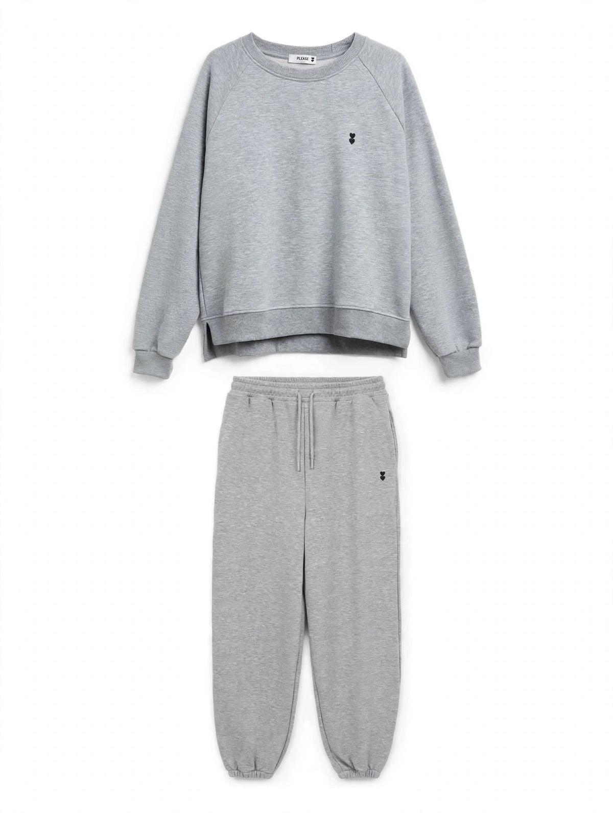 Completo donna Please tuta leggera con pantalone morbido con polsino alla caviglia.